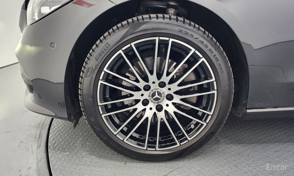  Mercedes-Benz C-Class