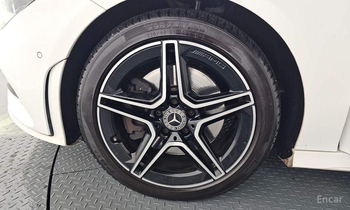  Mercedes-Benz CLA-Class