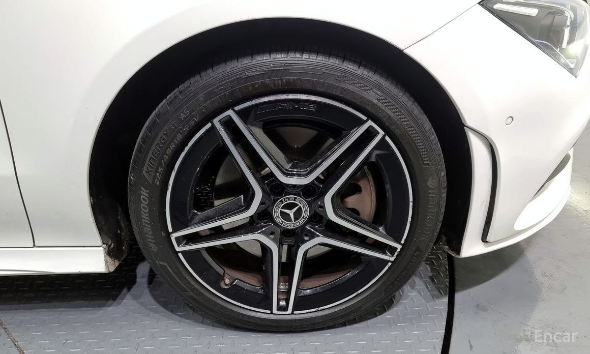  Mercedes-Benz CLA-Class