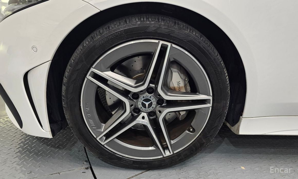  Mercedes-Benz CLS-Class