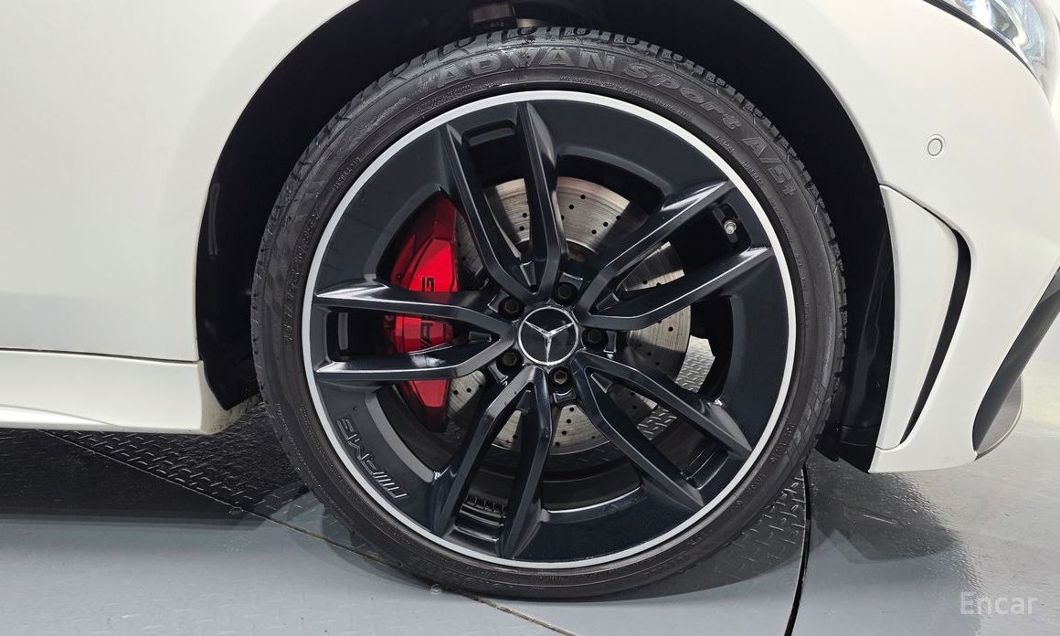  Mercedes-Benz CLS-Class