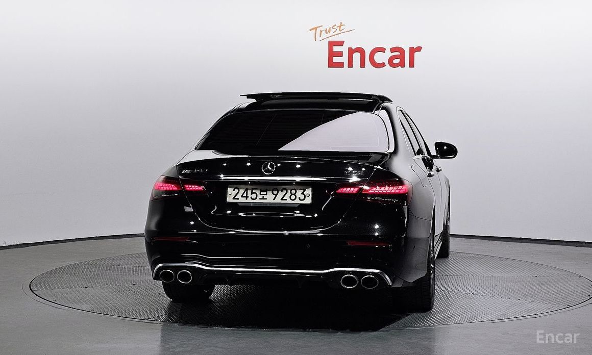  Mercedes-Benz E-Class