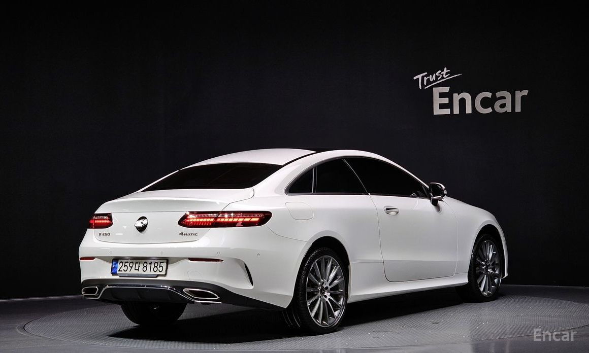  Mercedes-Benz E-Class