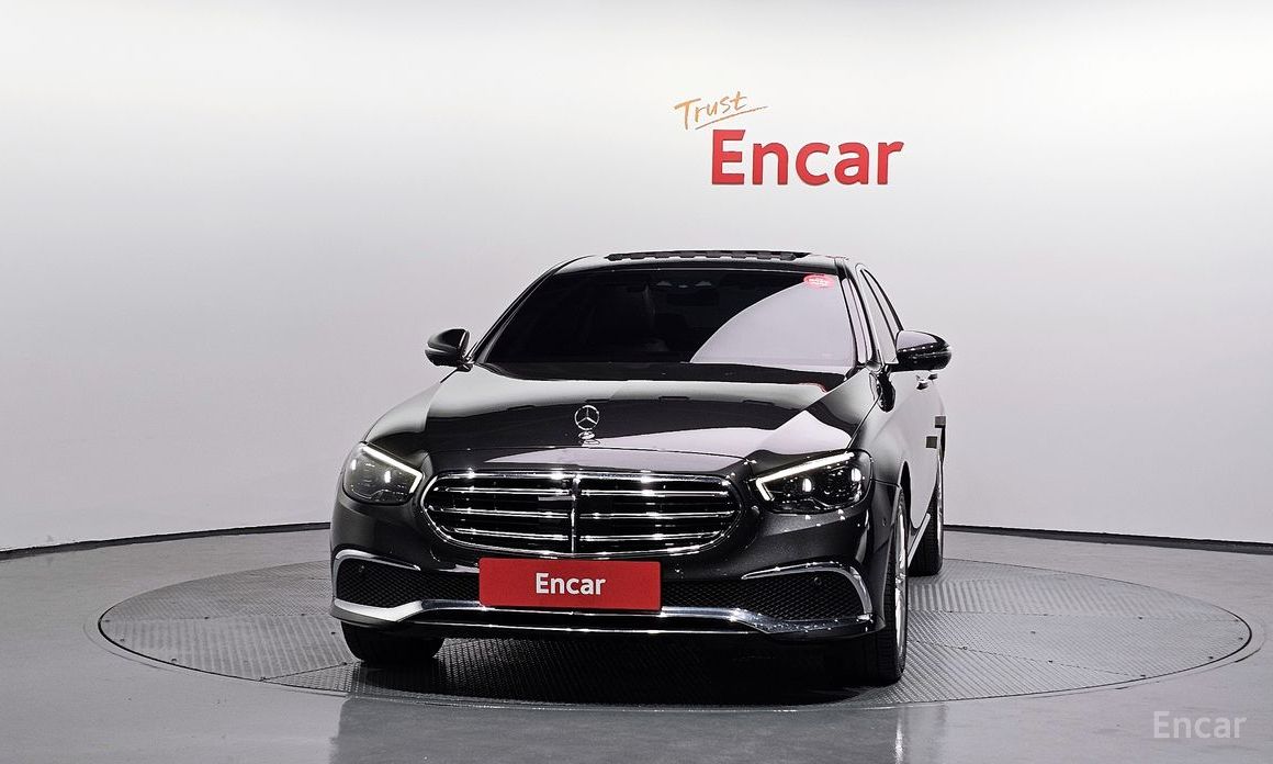  Mercedes-Benz E-Class