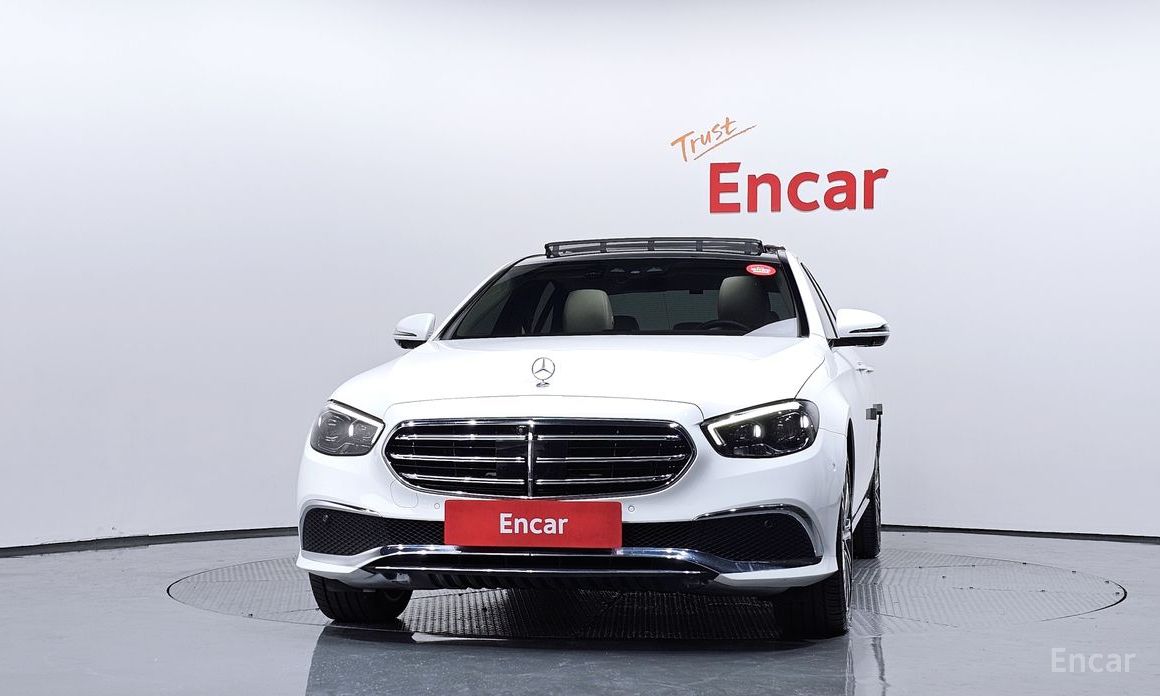  Mercedes-Benz E-Class