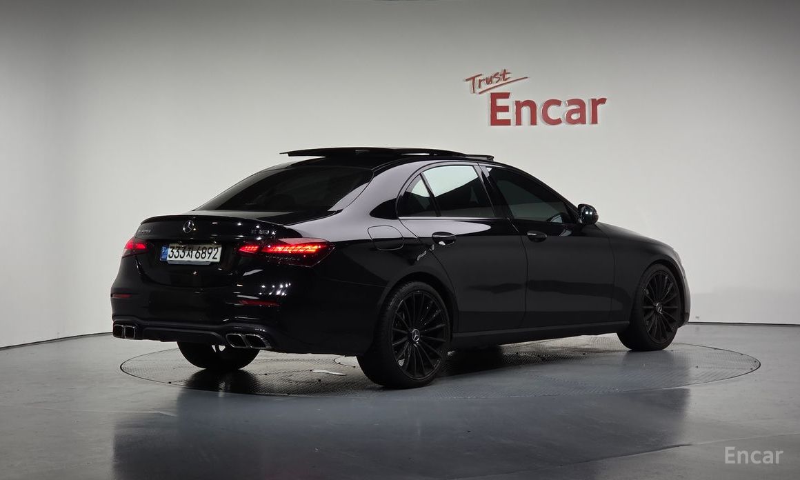  Mercedes-Benz E-Class