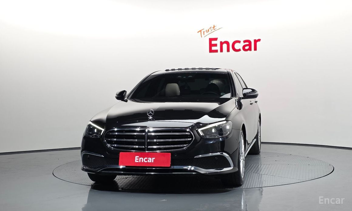  Mercedes-Benz E-Class