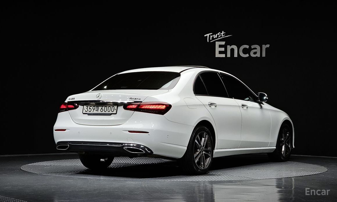  Mercedes-Benz E-Class