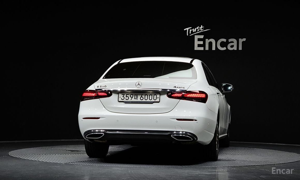  Mercedes-Benz E-Class