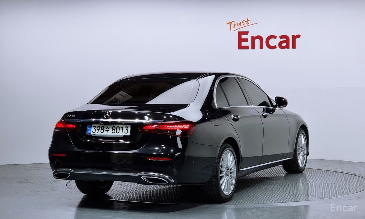  Mercedes-Benz E-Class