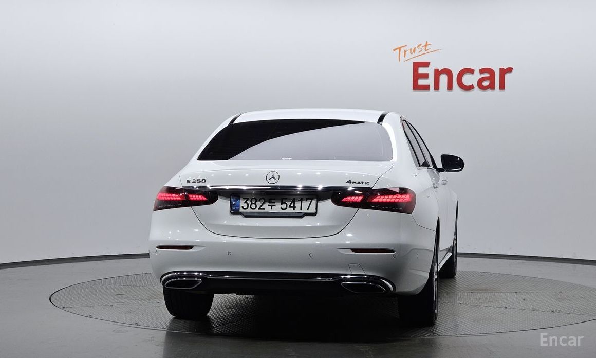  Mercedes-Benz E-Class