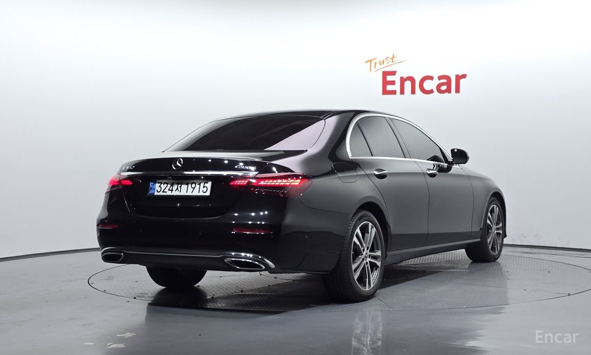  Mercedes-Benz E-Class