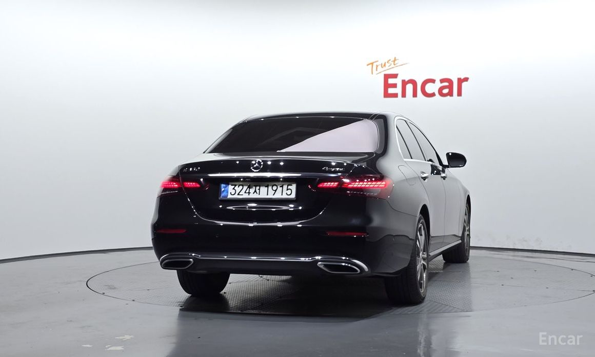  Mercedes-Benz E-Class