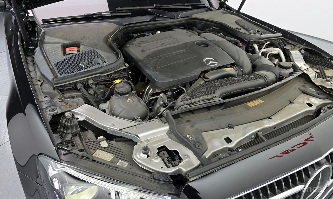  Mercedes-Benz E-Class