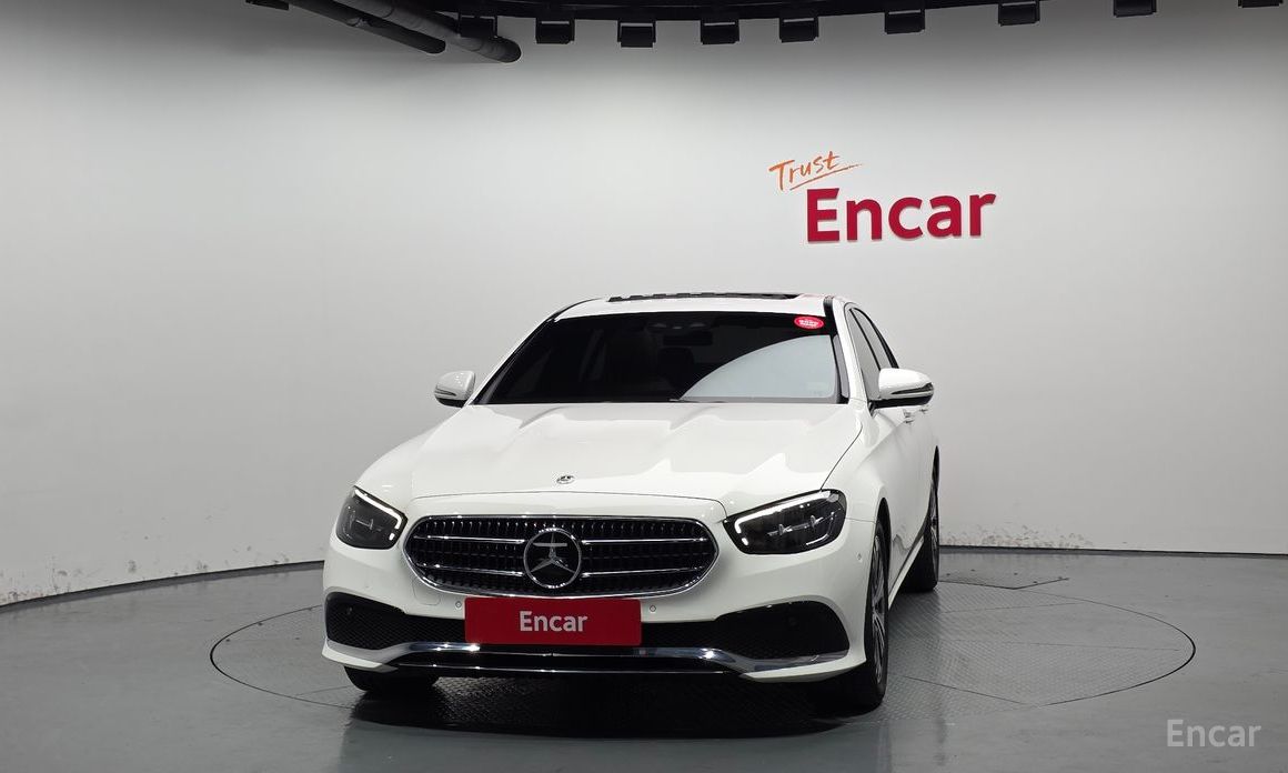  Mercedes-Benz E-Class