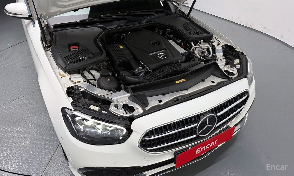  Mercedes-Benz E-Class