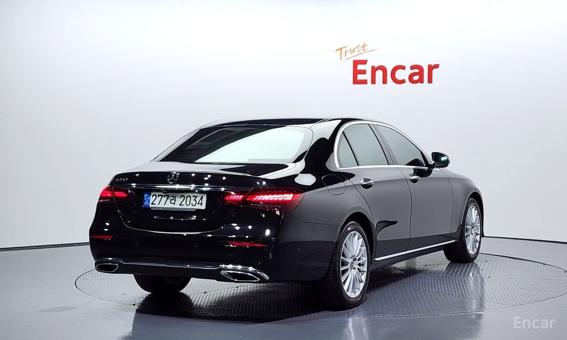  Mercedes-Benz E-Class