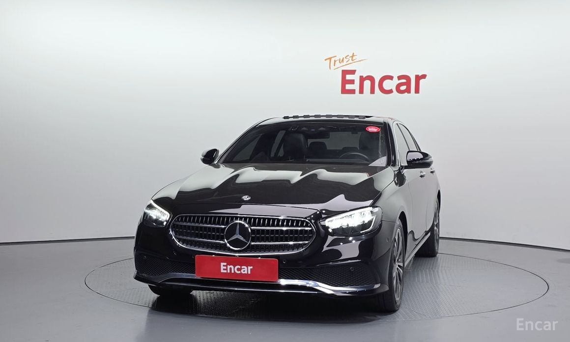  Mercedes-Benz E-Class