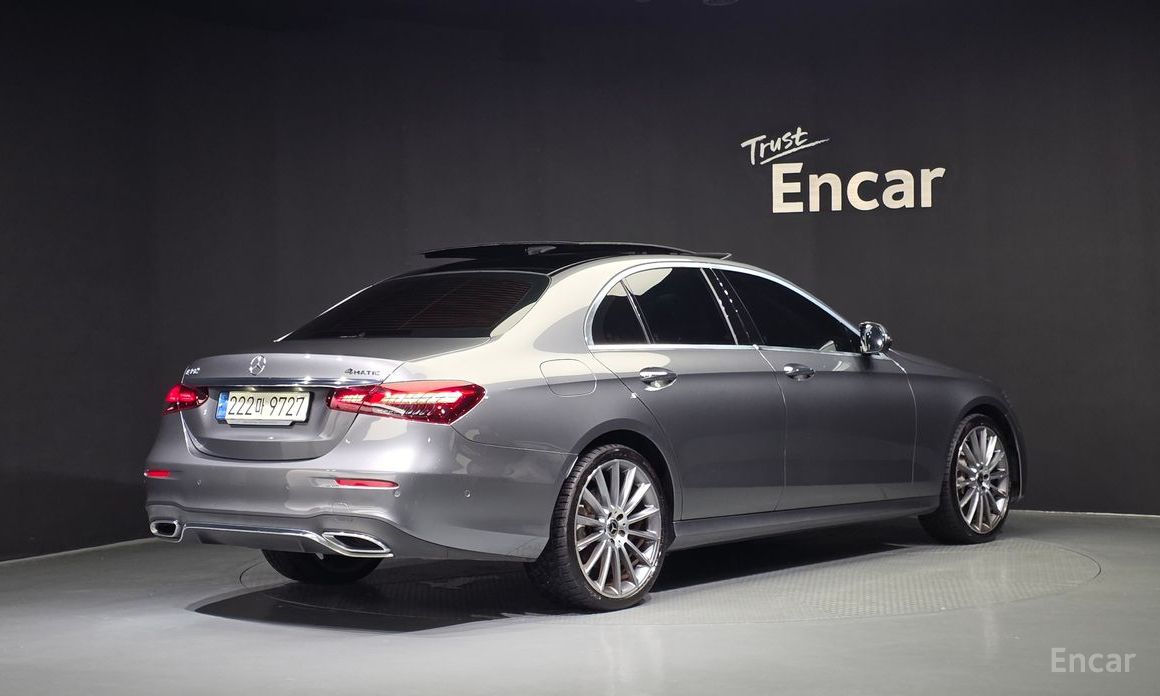  Mercedes-Benz E-Class