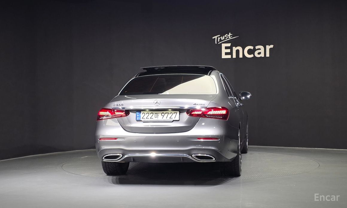  Mercedes-Benz E-Class