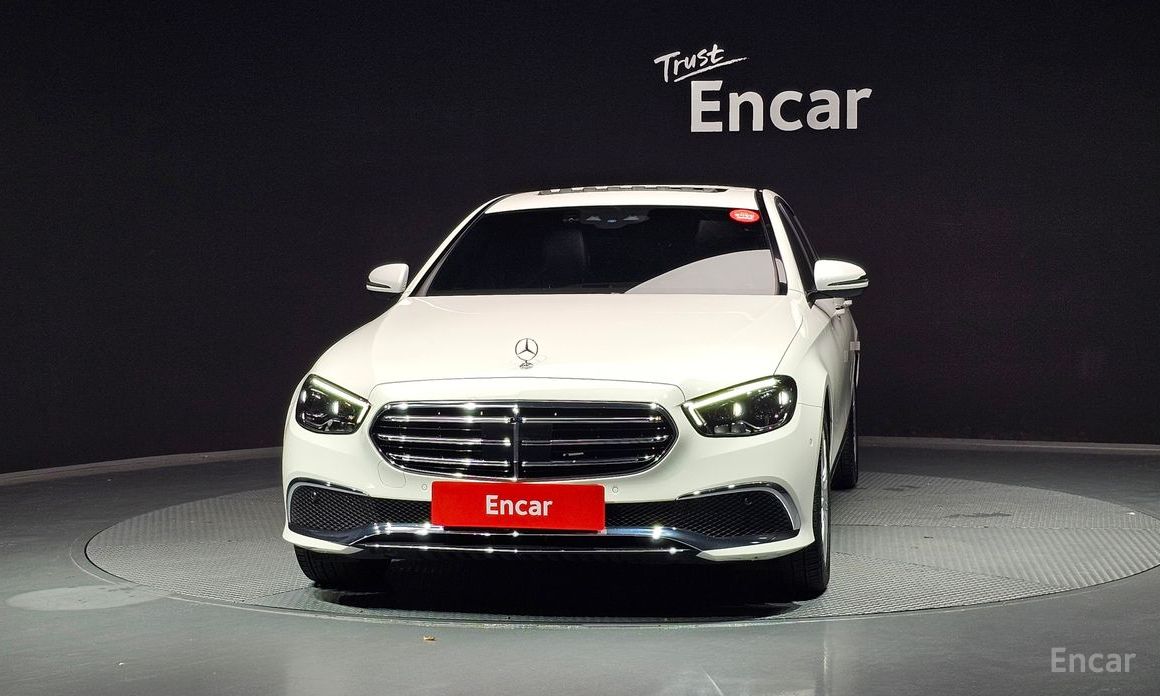  Mercedes-Benz E-Class