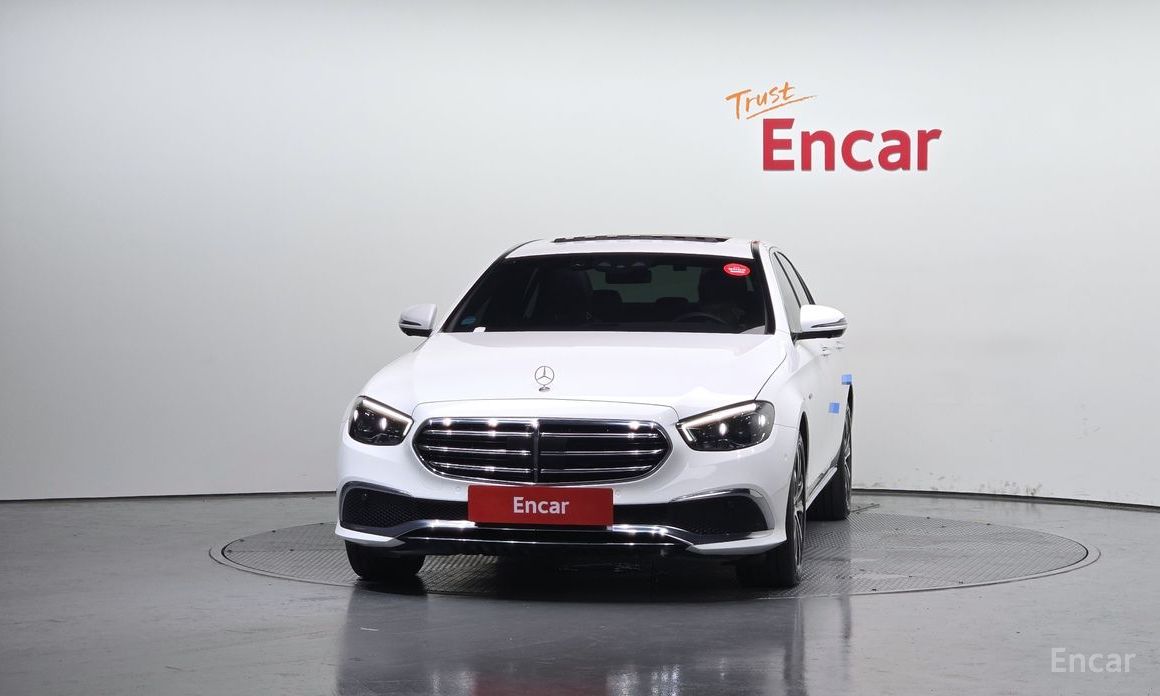  Mercedes-Benz E-Class