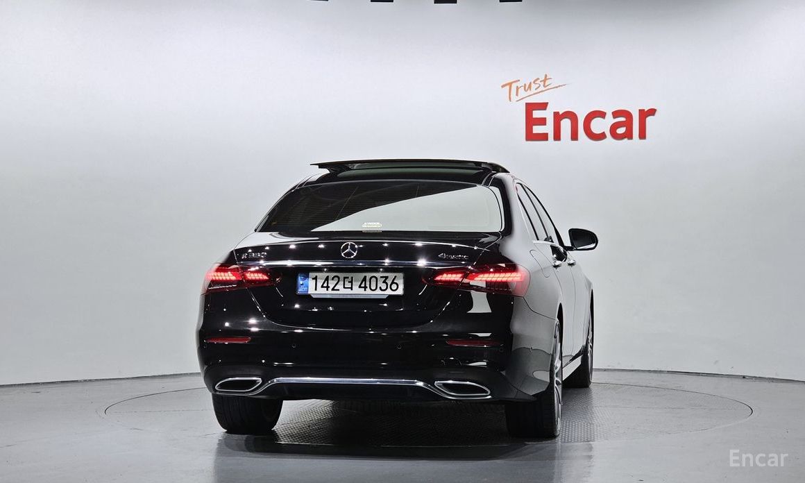  Mercedes-Benz E-Class