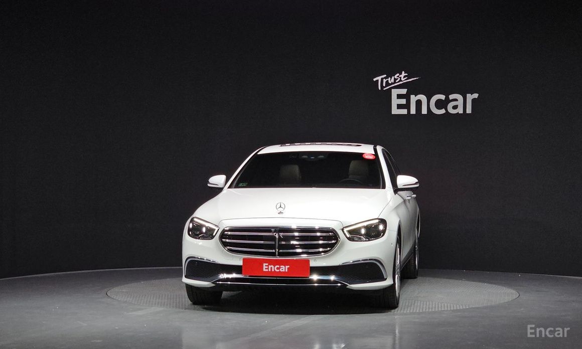  Mercedes-Benz E-Class