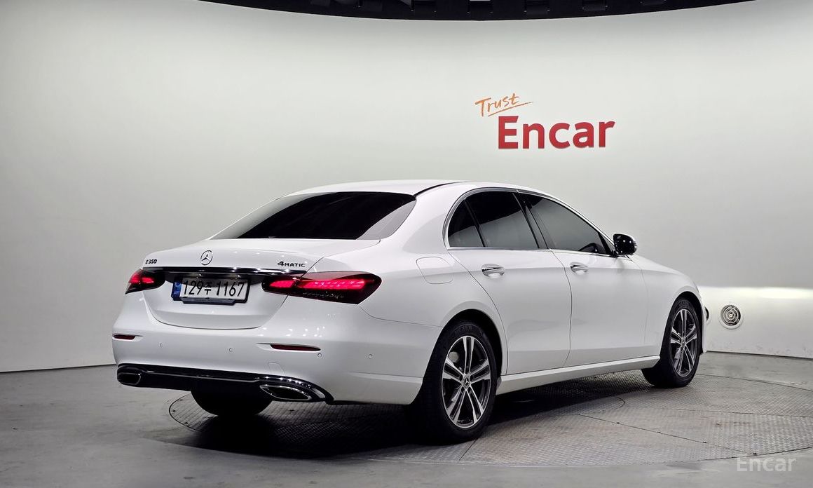  Mercedes-Benz E-Class