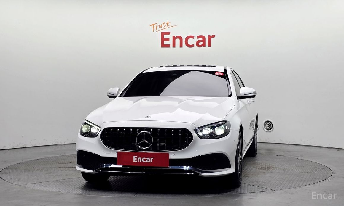  Mercedes-Benz E-Class