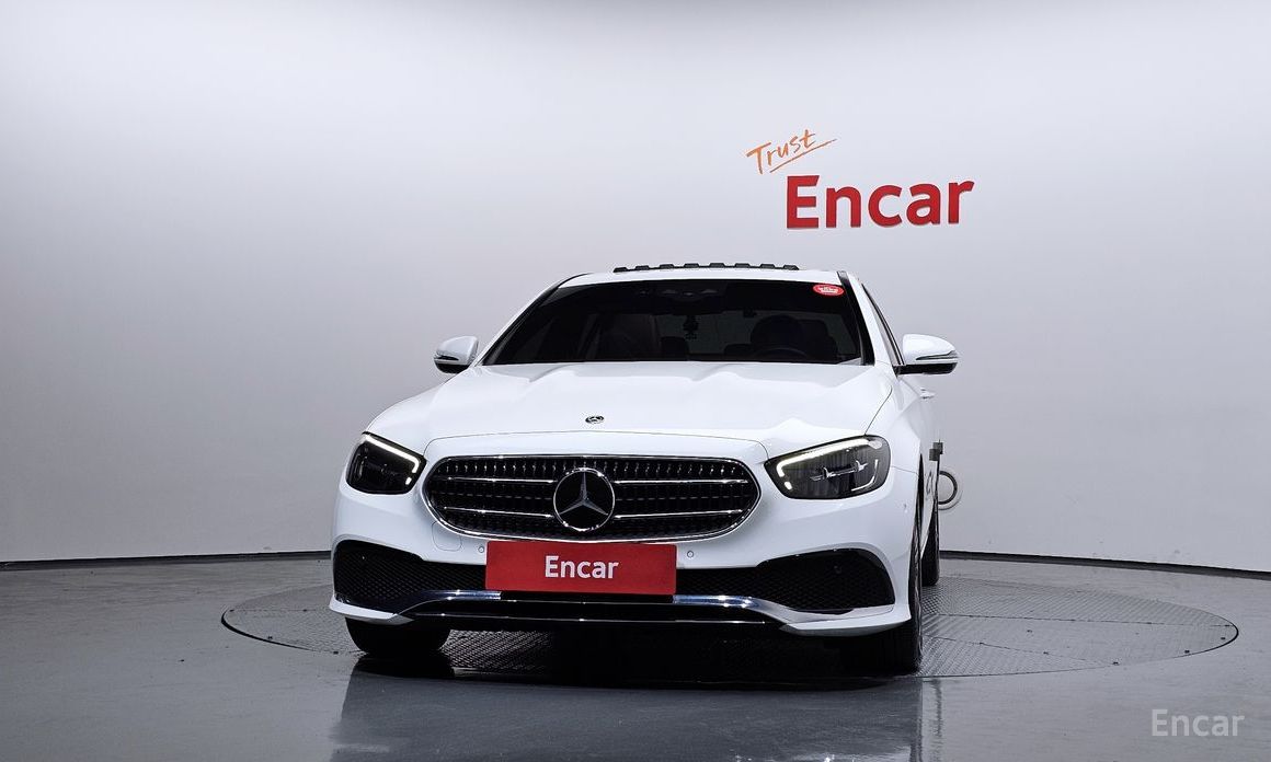  Mercedes-Benz E-Class