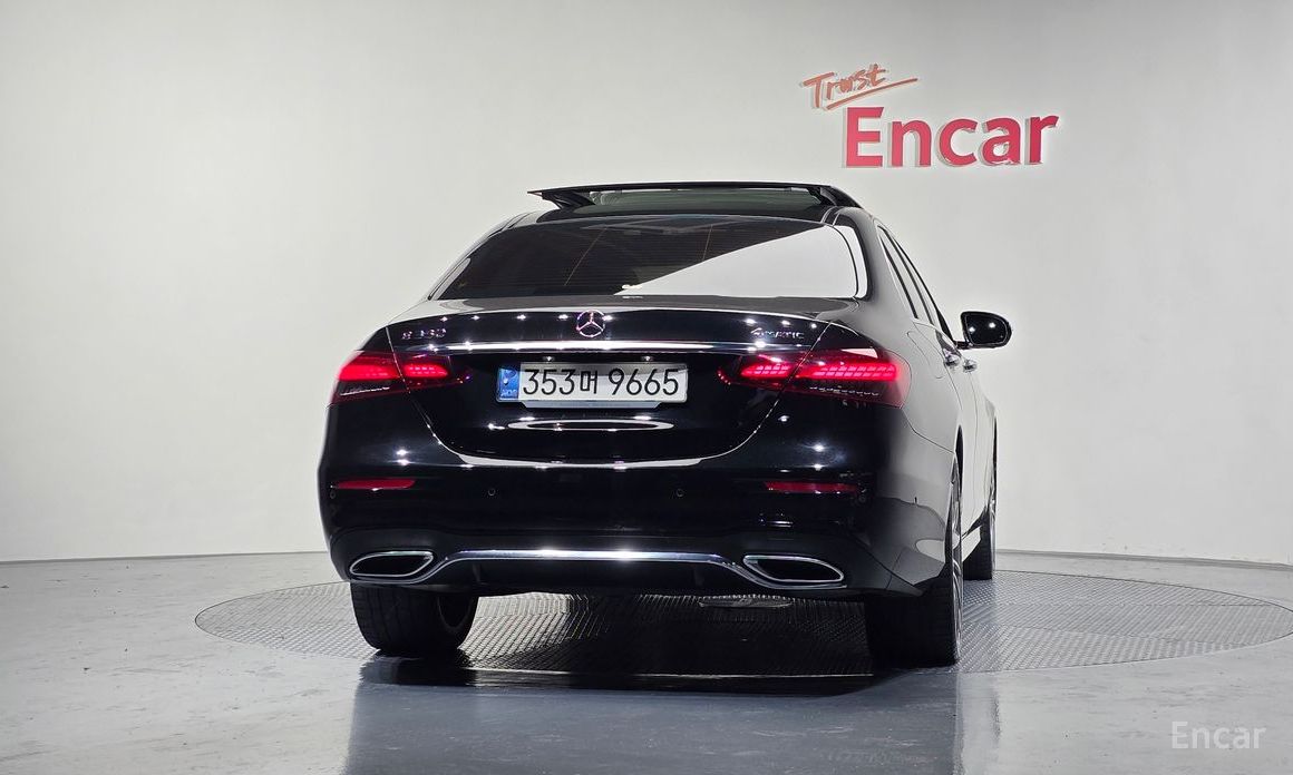  Mercedes-Benz E-Class