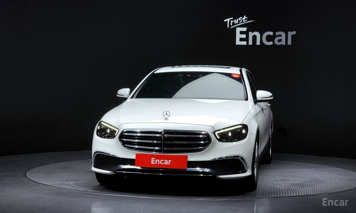  Mercedes-Benz E-Class