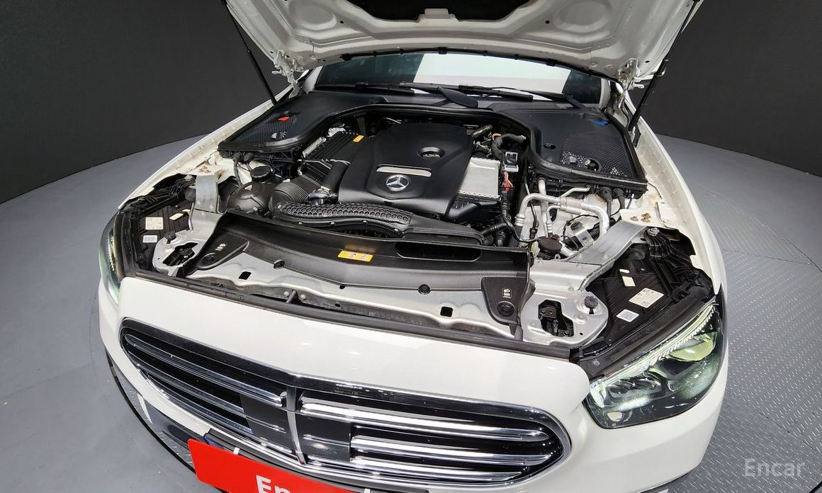  Mercedes-Benz E-Class