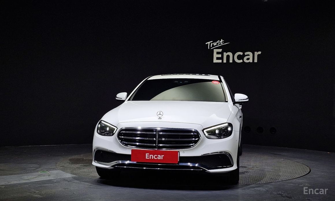  Mercedes-Benz E-Class