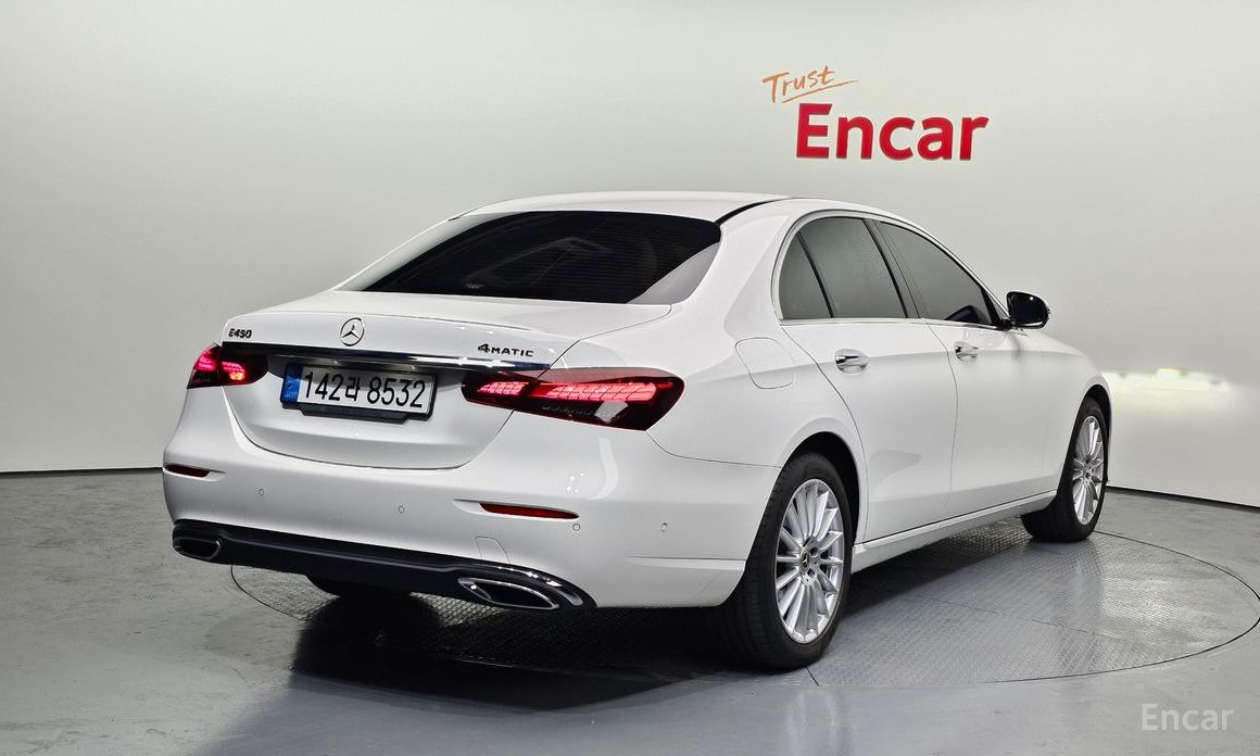  Mercedes-Benz E-Class