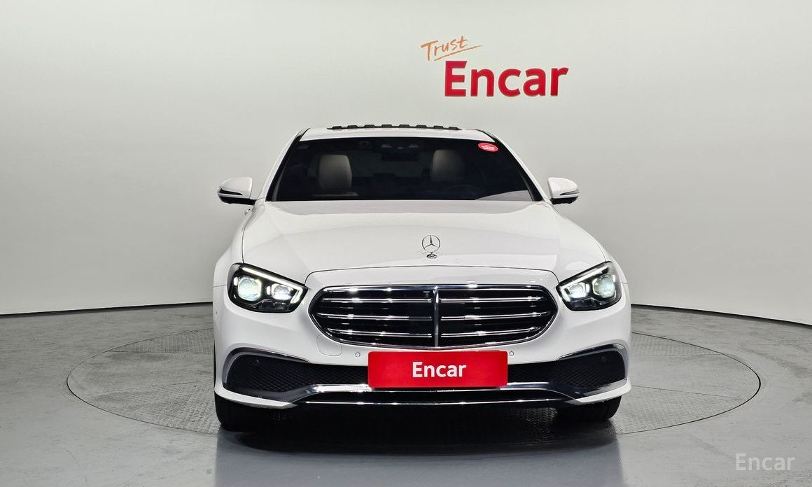  Mercedes-Benz E-Class