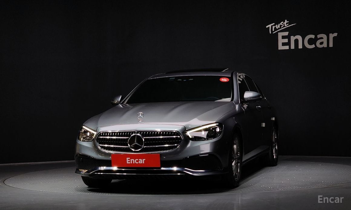  Mercedes-Benz E-Class