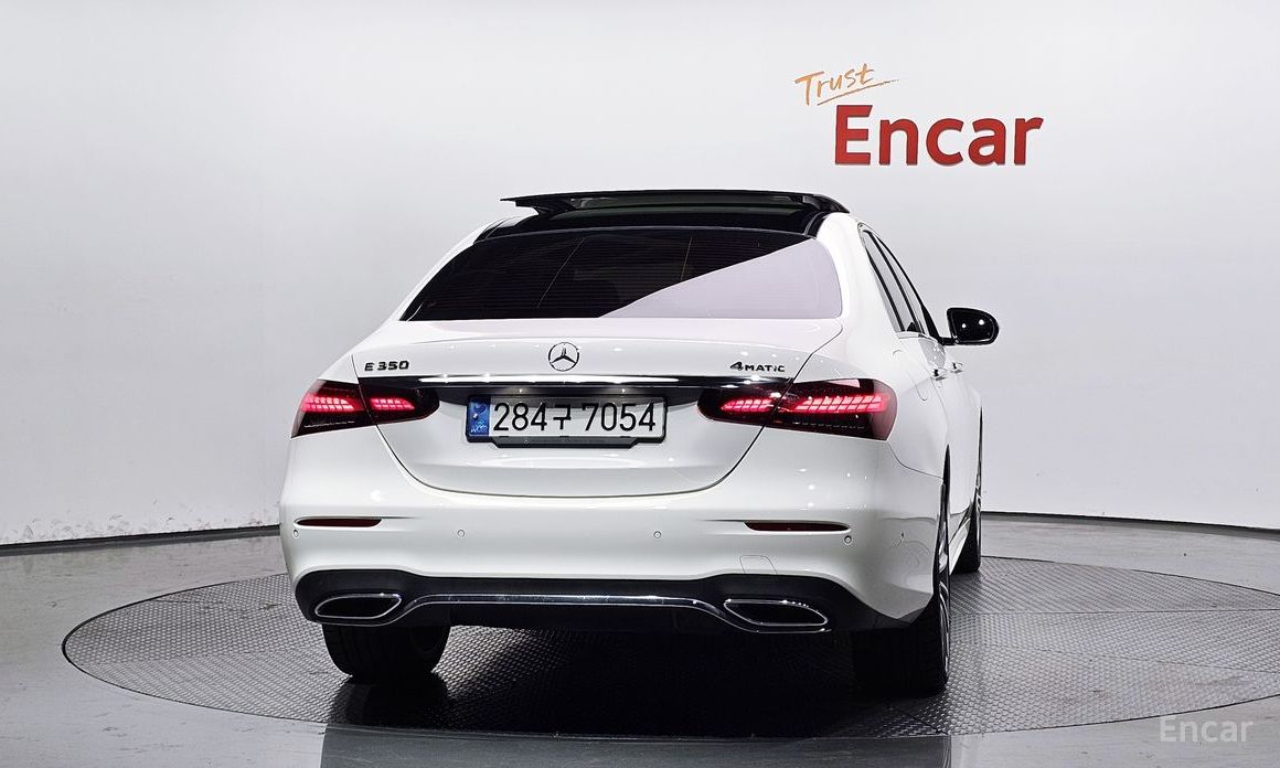  Mercedes-Benz E-Class