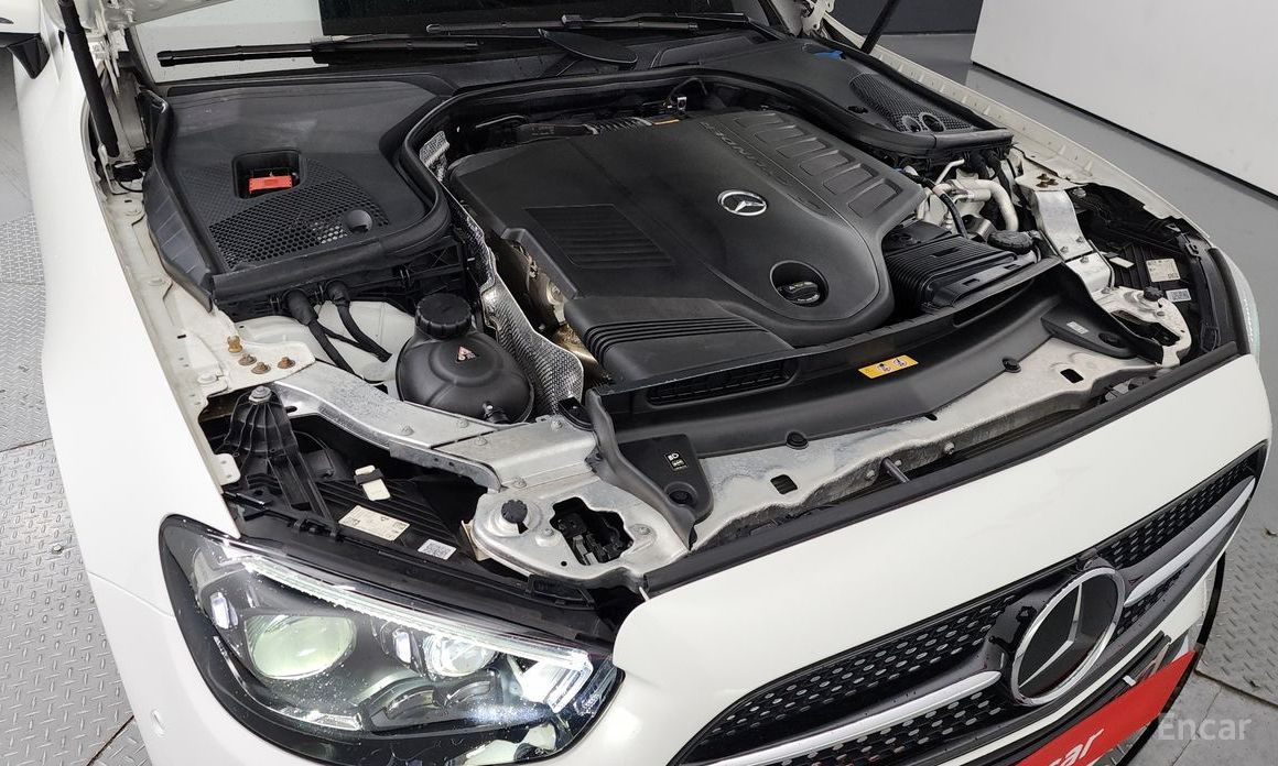  Mercedes-Benz E-Class