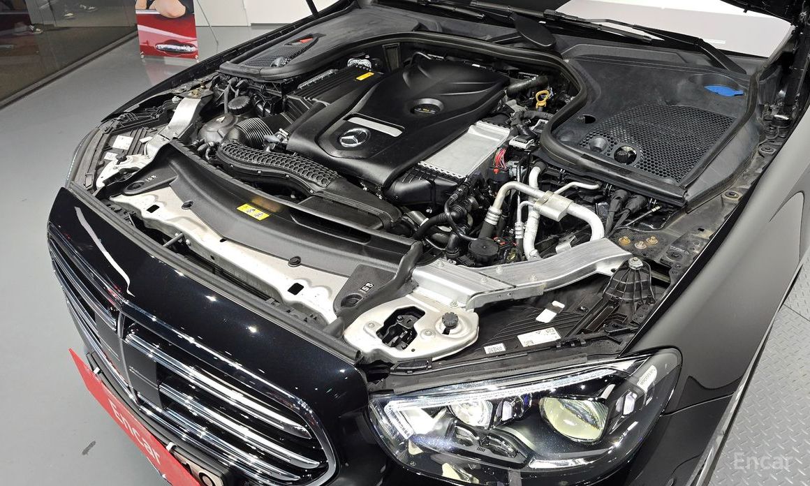  Mercedes-Benz E-Class