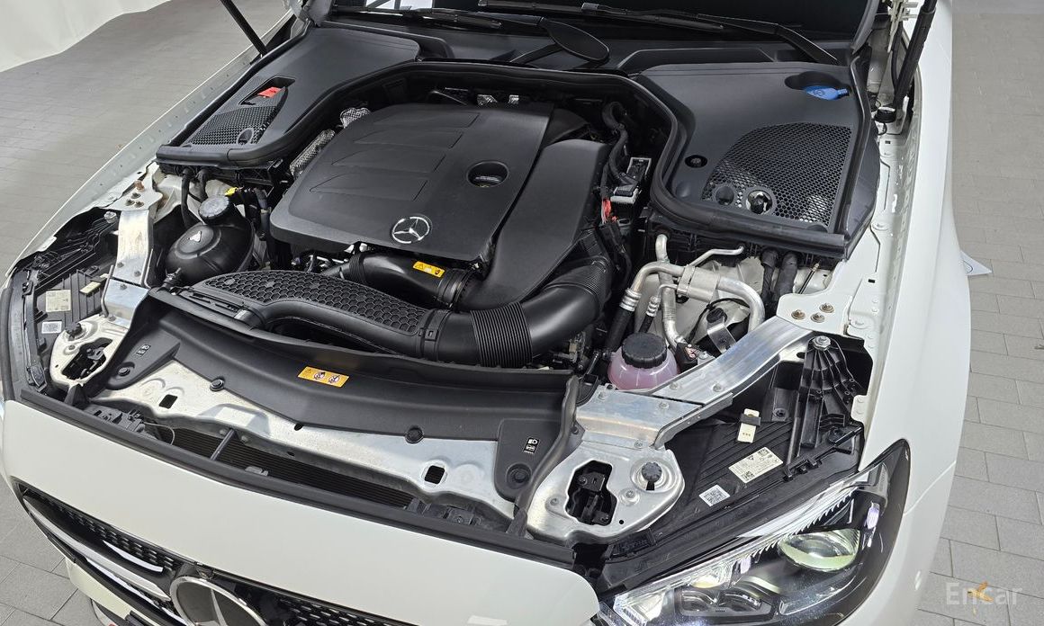  Mercedes-Benz E-Class