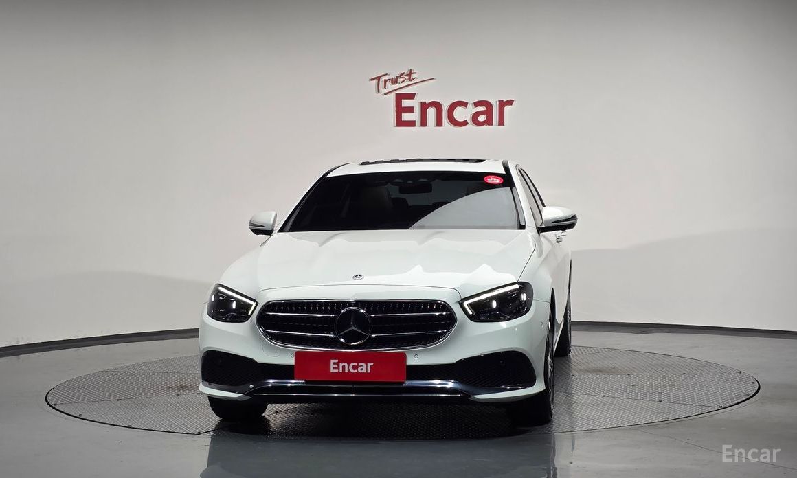  Mercedes-Benz E-Class