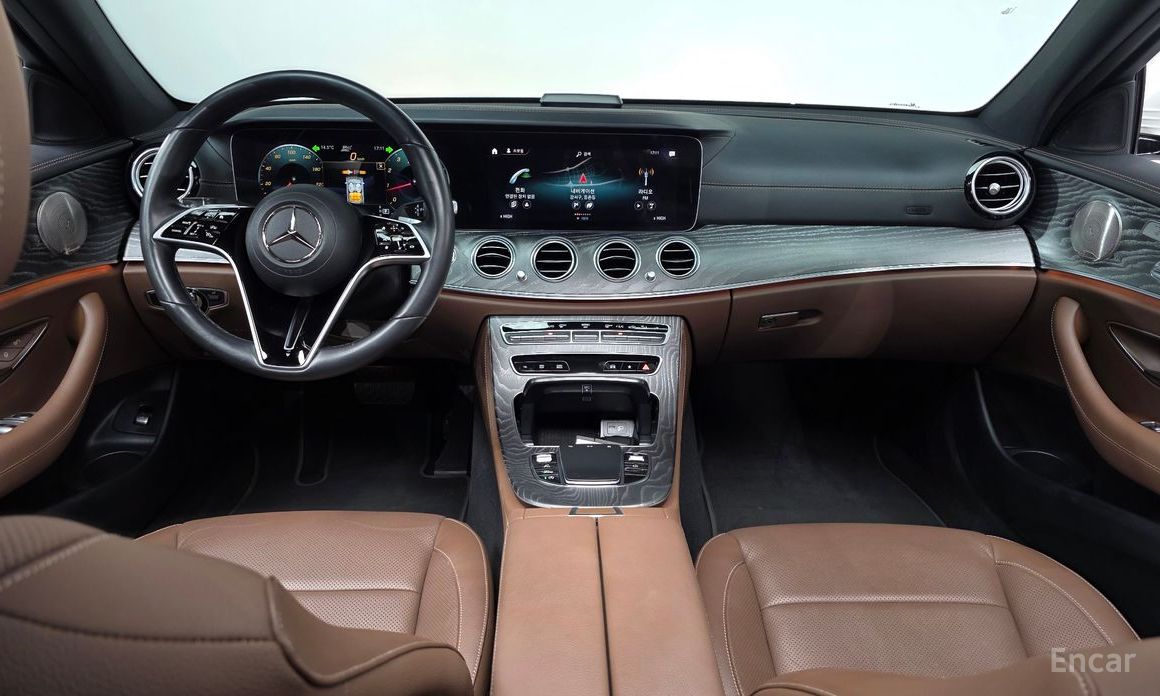  Mercedes-Benz E-Class