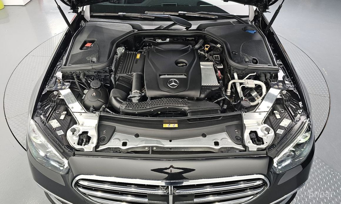  Mercedes-Benz E-Class