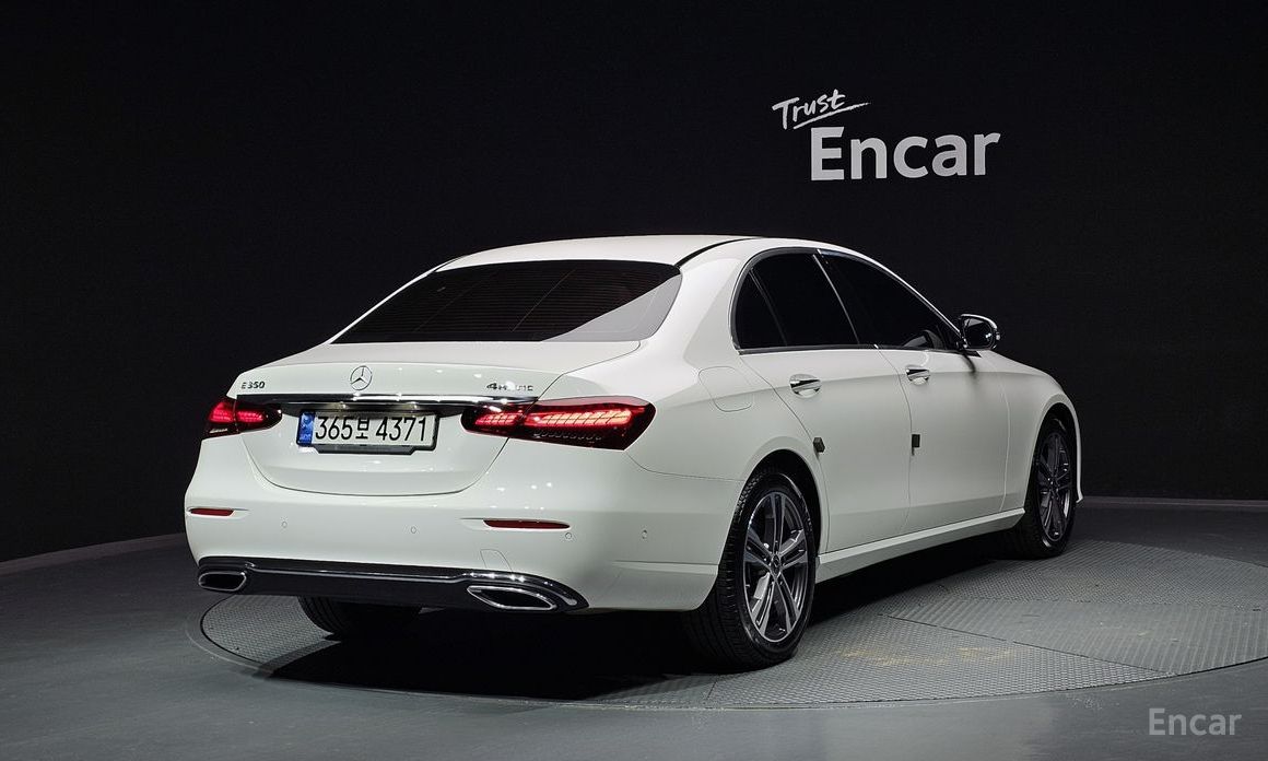  Mercedes-Benz E-Class