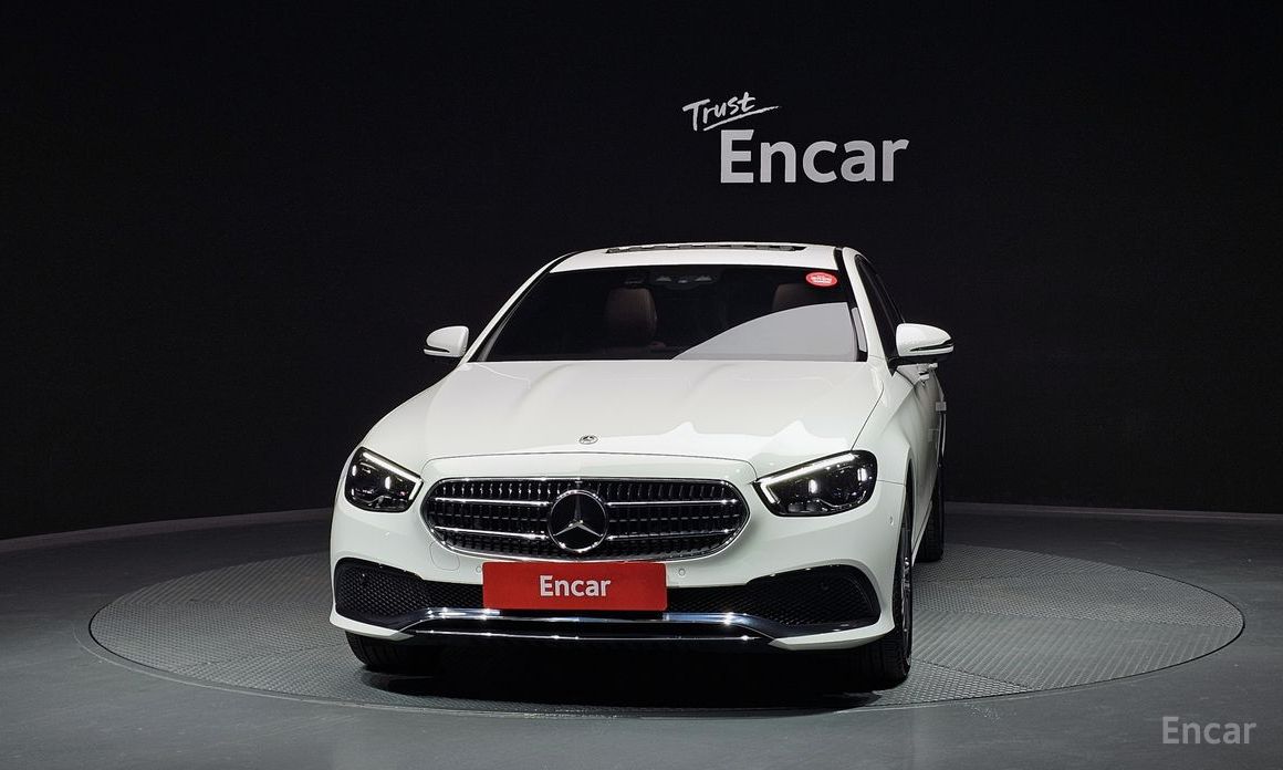  Mercedes-Benz E-Class