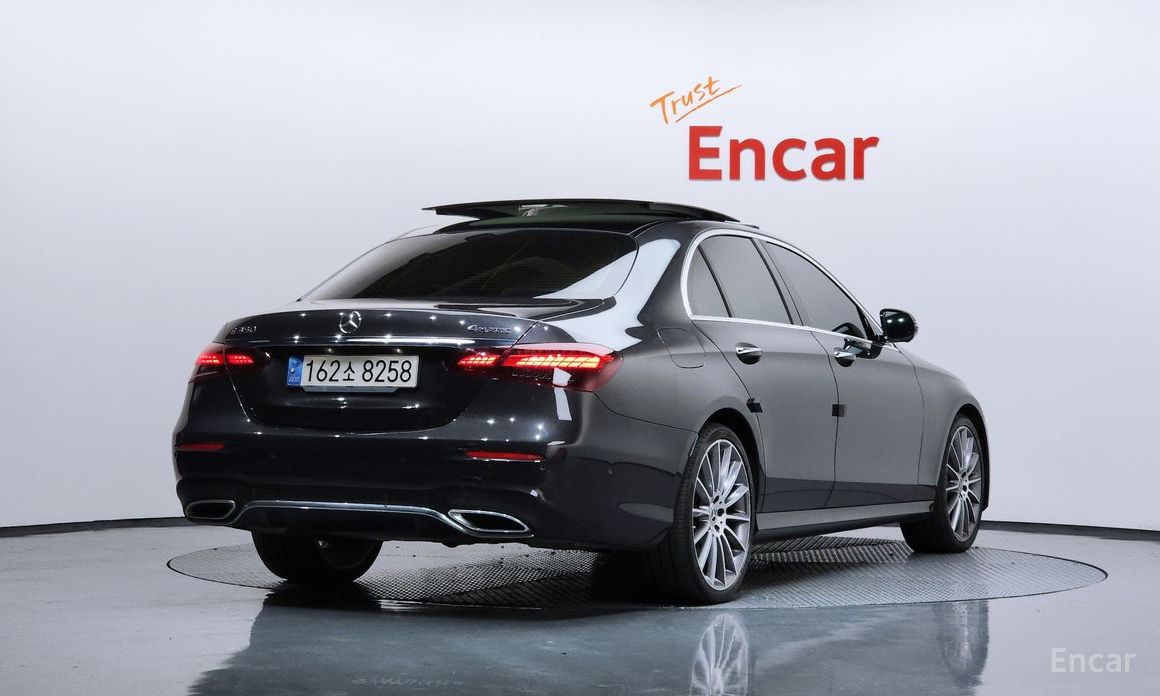  Mercedes-Benz E-Class