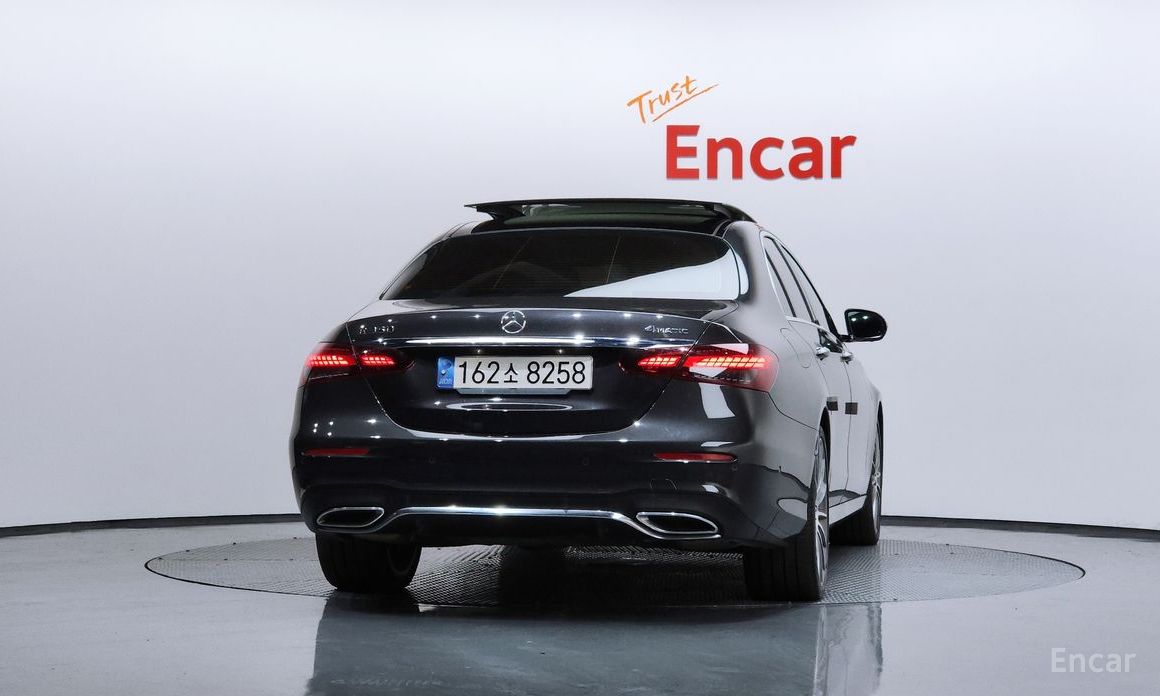  Mercedes-Benz E-Class