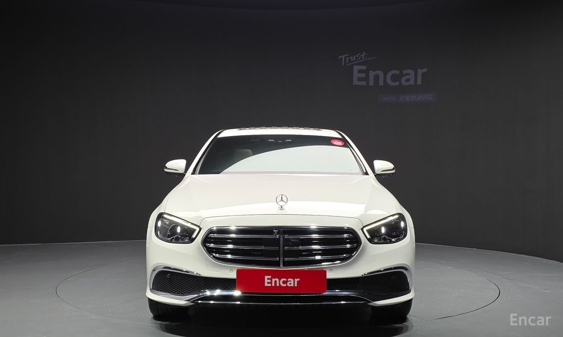  Mercedes-Benz E-Class